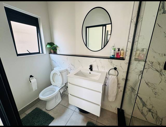 1 BEDROOM FLAT FOR SALE IN WATERFALL